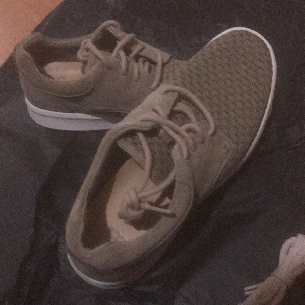 NWT UGG men’s size 9 treadlite Energ shoes